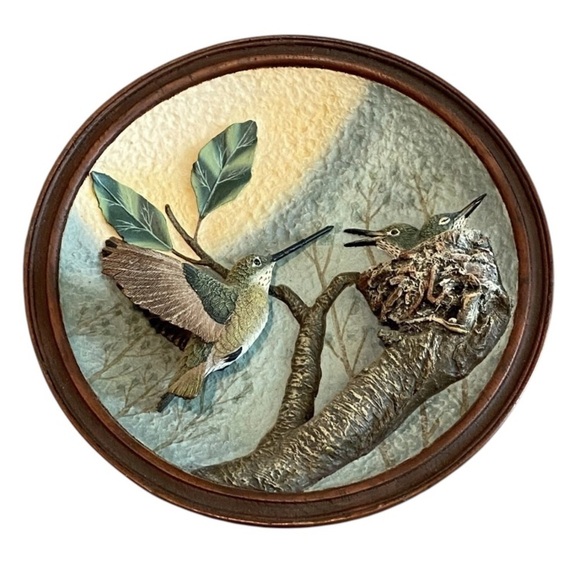 Second Nature Design Wildlife Collectibles Signed Hummingbird 3D Wall Plate 8.5” - Picture 2 of 12